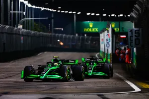 Zhou Guanyu, Stake F1 Team KICK Sauber C44, leads Valtteri Bottas, Stake F1 Team KICK Sauber C44; 2024 Singapore Grand Prix, Formula One World Championship Zhou Guanyu, Stake F1 Team KICK Sauber C44, leads Valtteri Bottas, Stake F1 Team KICK Sauber C44; 2024 Singapore Grand Prix, Formula One World Championship