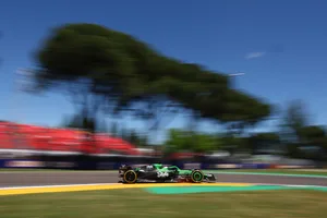 25820544-1 IMOLA, ITALY - MAY 16: Nico Hulkenberg of Germany driving the (27) Kick Sauber C45 Ferrari on track during practice ahead of the F1 Grand Prix of Emilia-Romagna at Autodromo Internazionale Enzo e Dino Ferrari on May 16, 2025 in Imola, Italy. (Photo by Zak Mauger/LAT Images)