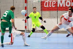 Angriff auf das Schweizer Tor, waehrend dem Futsal Freundschaftspiel der Schweiz gegen Deutschland im Rahmen der Vorbereitung auf die Qualifikationsrunde der WM 2020, am Samstag, 1. Dezember 2018, in der Ballsporthalle Moos, in Guemligen bei Bern. (KEYSTONE/Lukas Lehmann) Angriff auf das Schweizer Tor, waehrend dem Futsal Freundschaftspiel der Schweiz gegen Deutschland im Rahmen der Vorbereitung auf die Qualifikationsrunde der WM 2020, am Samstag, 1. Dezember 2018, in der Ballsporthalle Moos, in Guemligen bei Bern. (KEYSTONE/Lukas Lehmann)