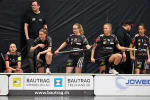 Lukas Schlüssel hinter der Bande Lukas Schlüssel hinter der Bande