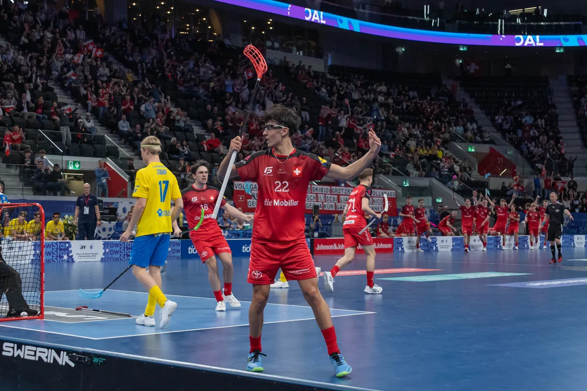 13582376-4 Jubelt er auch in Uster? Matteo Gervasoni an der U19-WM 2025 im Bronzespiel gegen Schweden.