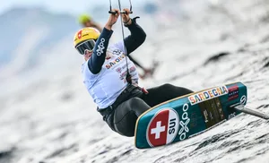 Die Tösstaler Kitesurferin Elena Lengwiler an der WM auf Sardinien Die Tösstaler Kitesurferin Elena Lengwiler an der WM auf Sardinien