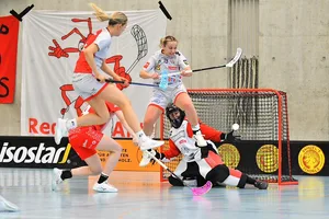 Viel beschäftigt: Die Abwehr der Floorball Riders bei Red Ants Winterthur. Viel beschäftigt: Die Abwehr der Floorball Riders bei Red Ants Winterthur.