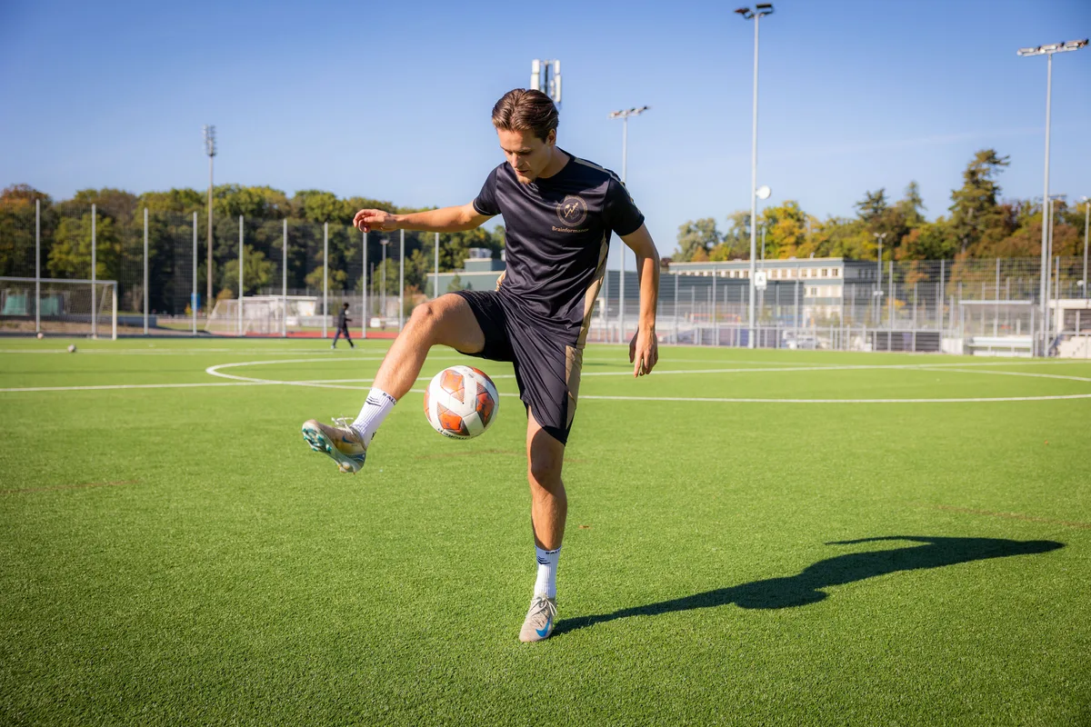 Peter Sebök, Fussballer und Influencer aus Effretikon.