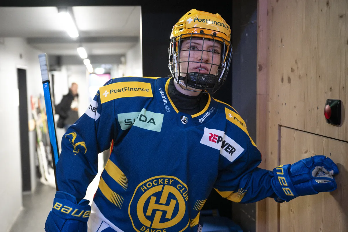 Eishockey-Spielerin Alessia Baechler aus Illnau im Trikot des HC Davos Eishockey-Spielerin Alessia Baechler aus Illnau im Trikot des HC Davos