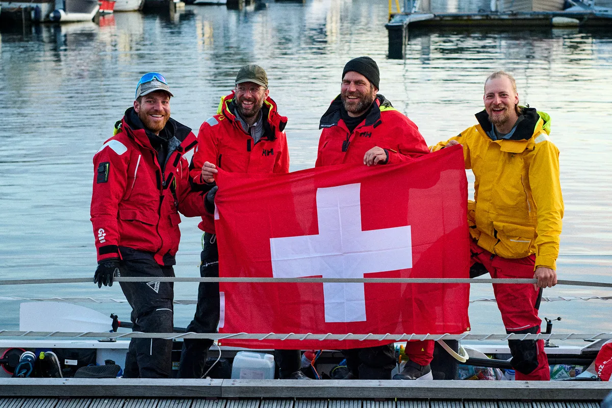 Der Hinwiler Roman Möckli (links) und seine drei Kollegen bei der Ankunft in Torshavn.