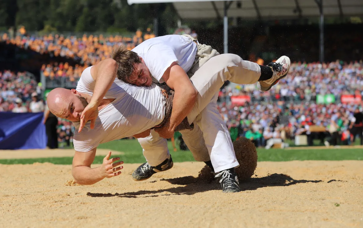 Zwei Schwinger duellieren sich