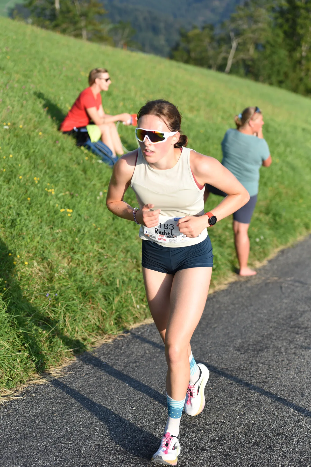 Rachel Miller aus Uster auf der Schlussetappe des 5-Tage-Berglauf-Cups von Steg aufs Hörnli.