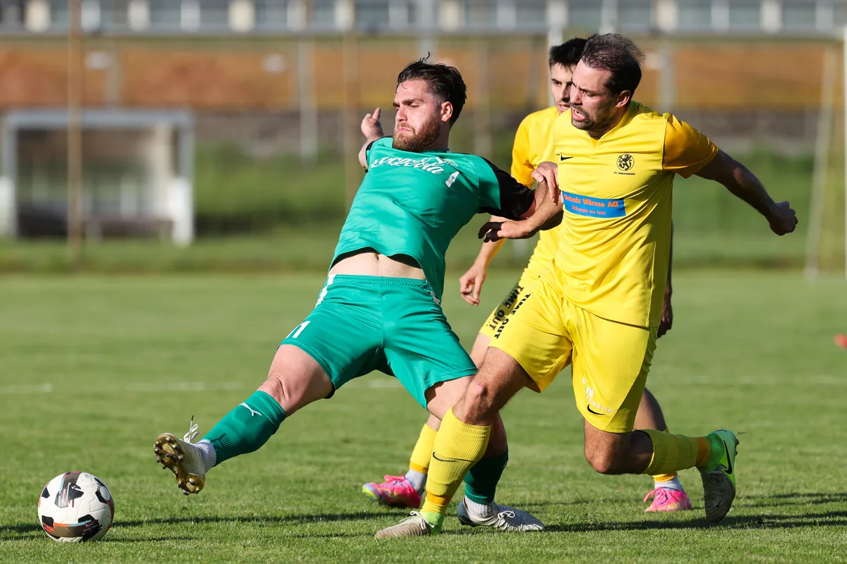 25805268-1 Fussball Greifensee - Dietlikon Brutalisellen