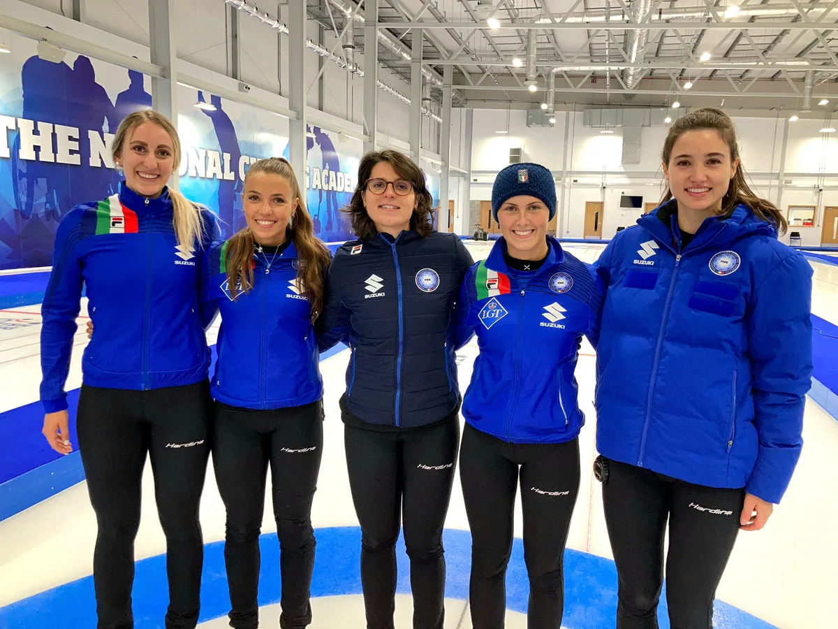 Curling Elena Mathis