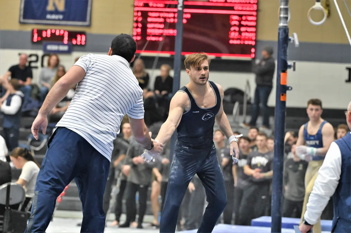 Der Fällander Ian Raubal turnt für das Team von Penn State.