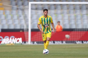 Christian Marques, Profifussballer aus Dübendorf im Trikot von CD Tondela. Christian Marques, Profifussballer aus Dübendorf im Trikot von CD Tondela.