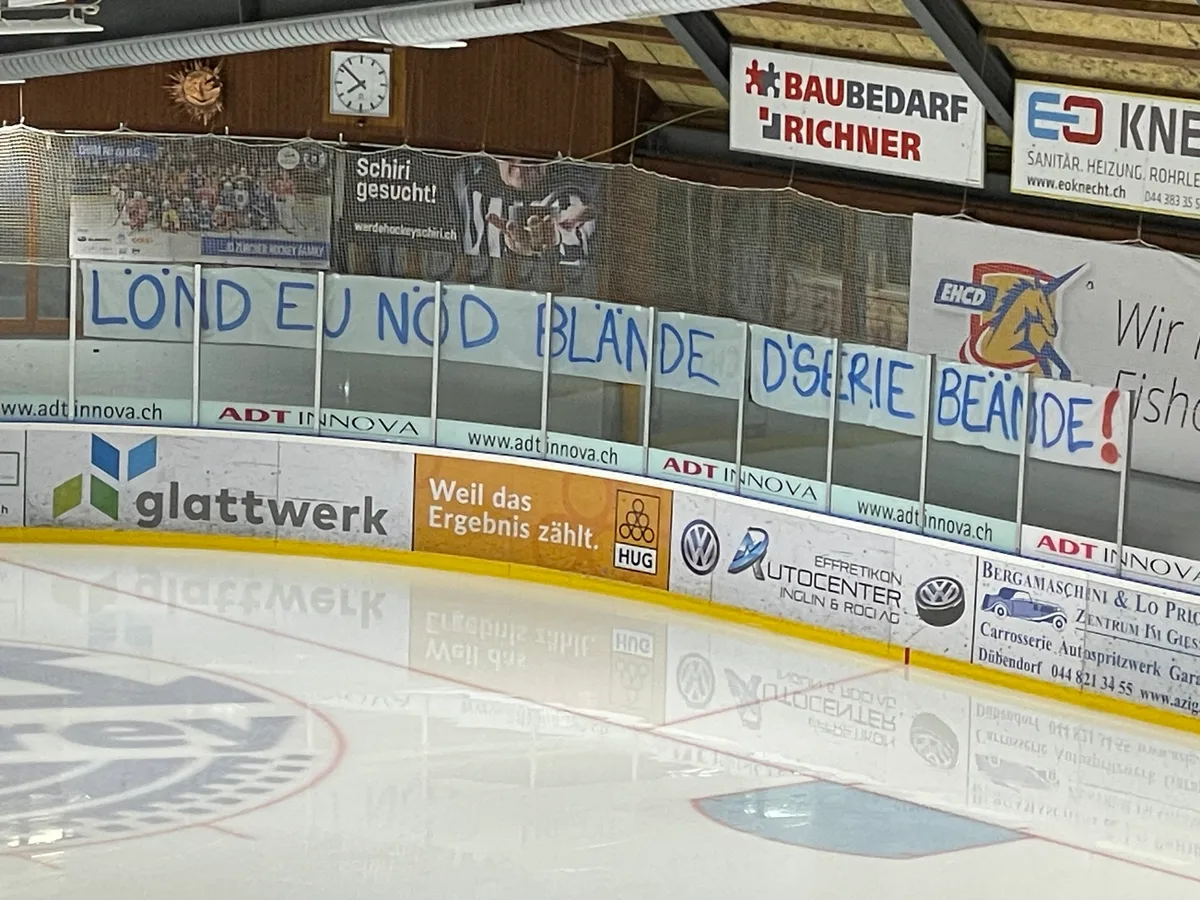 EHC Dübendorf, Fan-Transparent