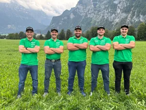 27147170-2 Die Oberländer ESAF-Teilnehmer Benjamin Nock, Nicola Funk, Fabian Kindlimann, Gian Maria Odermatt und Arjuna Fuster (von links).
