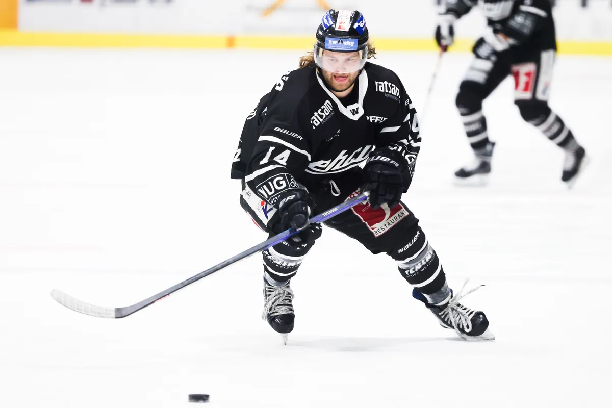 10679567-2 Der EHC Wetzikon (Dennis Urech) hat Viertelfinal-Gegner Herisau aus dem Weg geräumt.