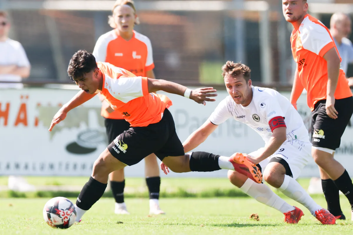 Fussball Dübendorf - SV Schaffhausen Fussball Dübendorf - SV Schaffhausen