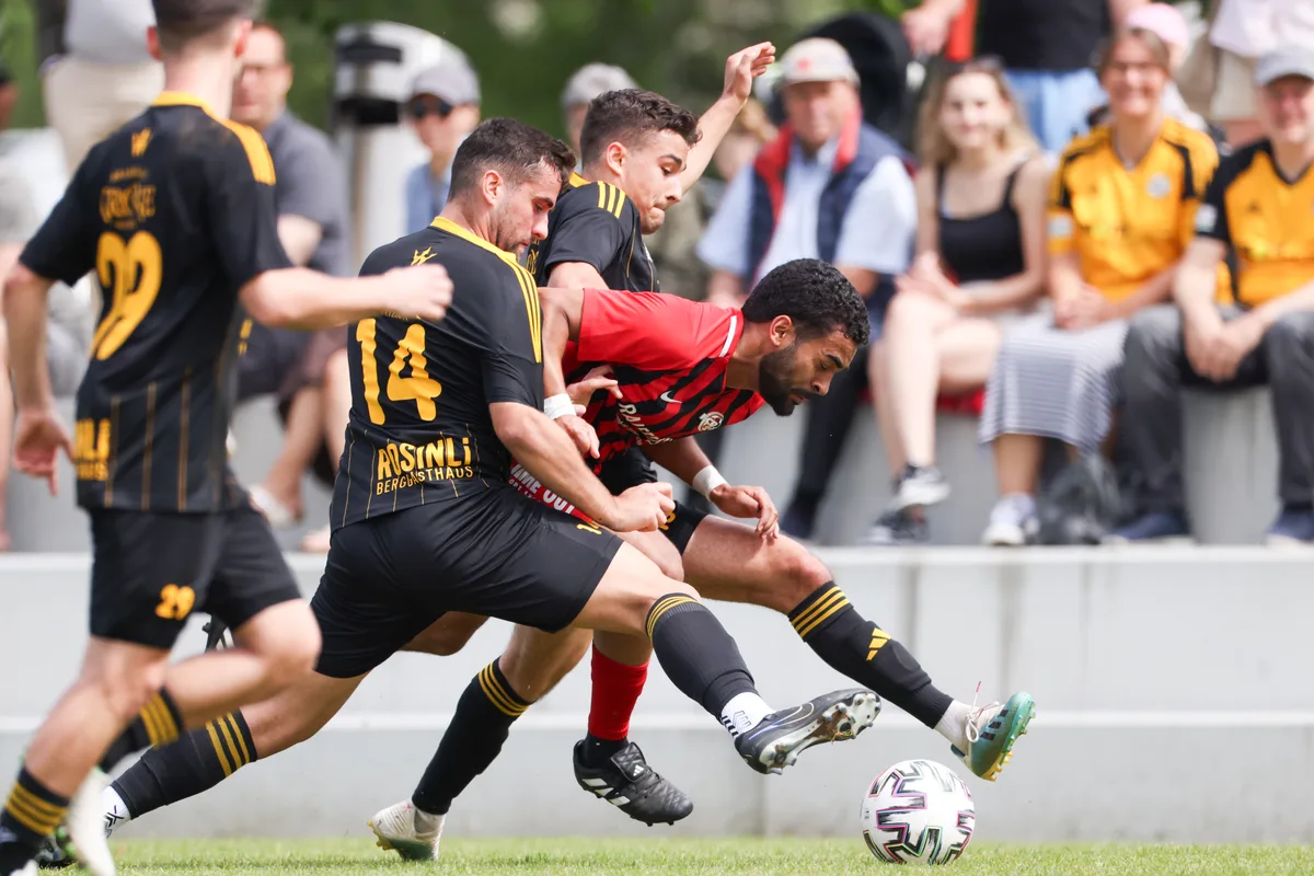 30325715-9 Fussball Pfäffikon - Wetzikon