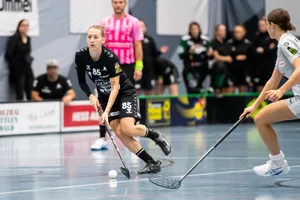 31902256-2 Sporthalle Elba, Laupen Kristyna Bachmaierova