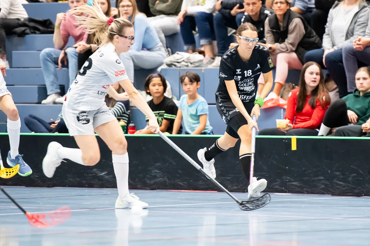 31803281-3 Sporthalle Elba, Laupen Sina Hofmann gegen Red Ants Sarina Bandschapp