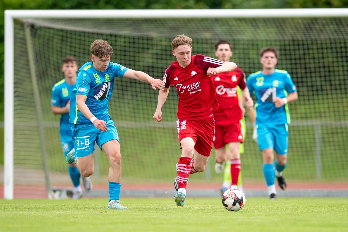 Sportplatz Buchholz, Uster Finn Knecht gegen Chur Men Sutter