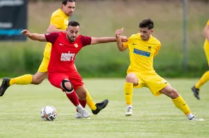 Sportplatz Grossriet, Greifensee Levin Brunner gegen Rüti Federico Harbin Osmani Sportplatz Grossriet, Greifensee Levin Brunner gegen Rüti Federico Harbin Osmani