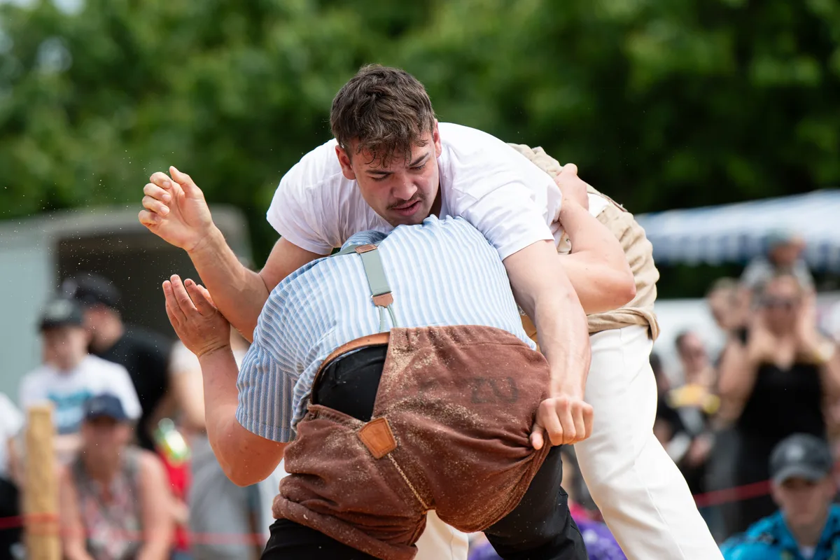24764691-2 Schwingfest Hochfelden, Eicher Fabio gegen Graf Nicola