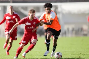 22356790-10 Fussball