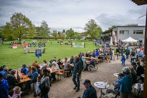 30602245-2 Die Reitanlage in Uster