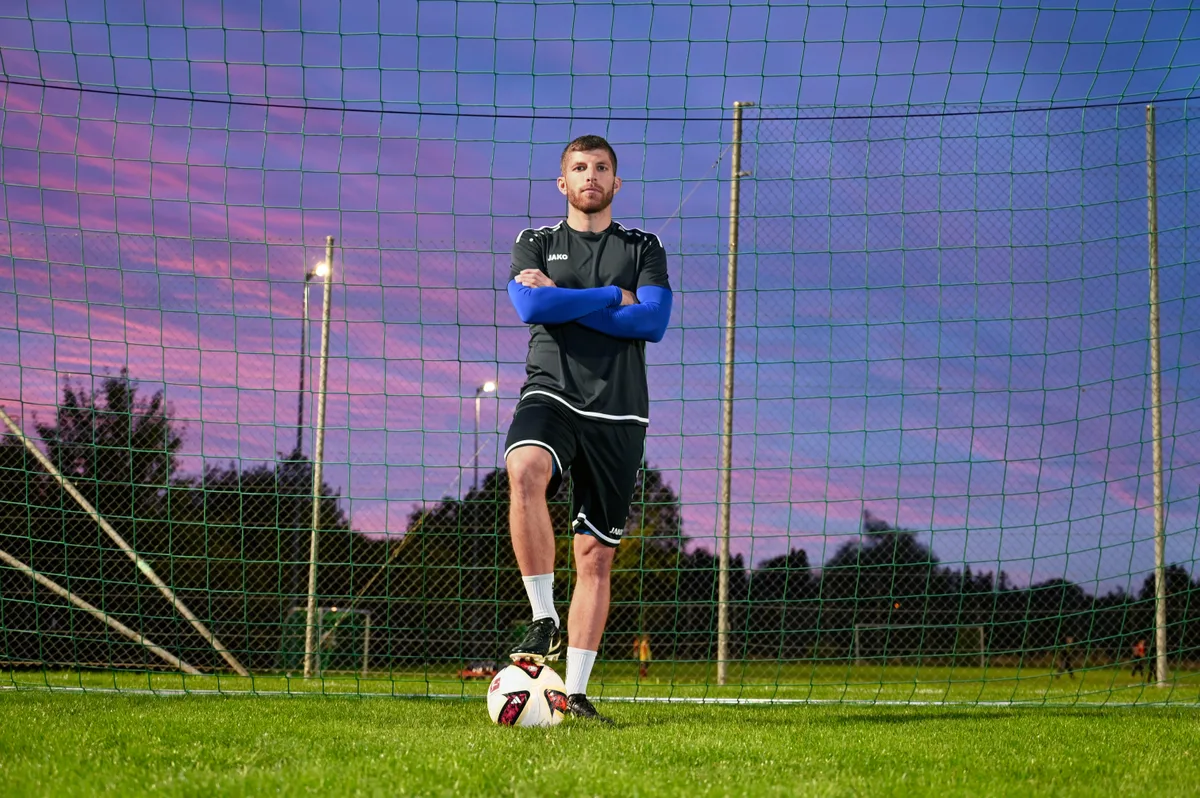13850098-1 Der Ur-Russiker Riccardo Aversa beim Training auf der Sportanlage Tüfiwis.
