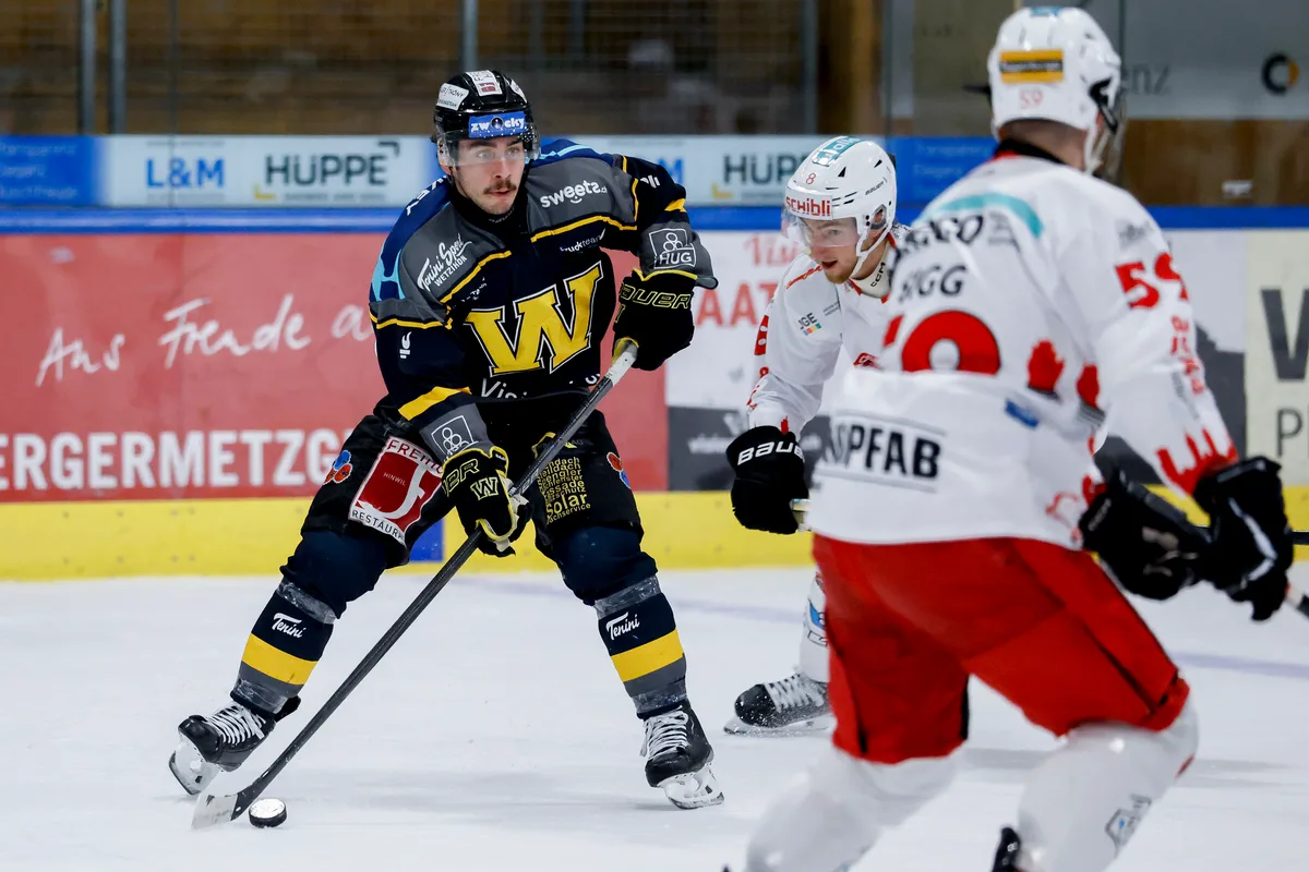 Der EHC Wetzikon (Nico Vieli, links) bestimmte gegen Winterthur über weite Strecken das Tempo.