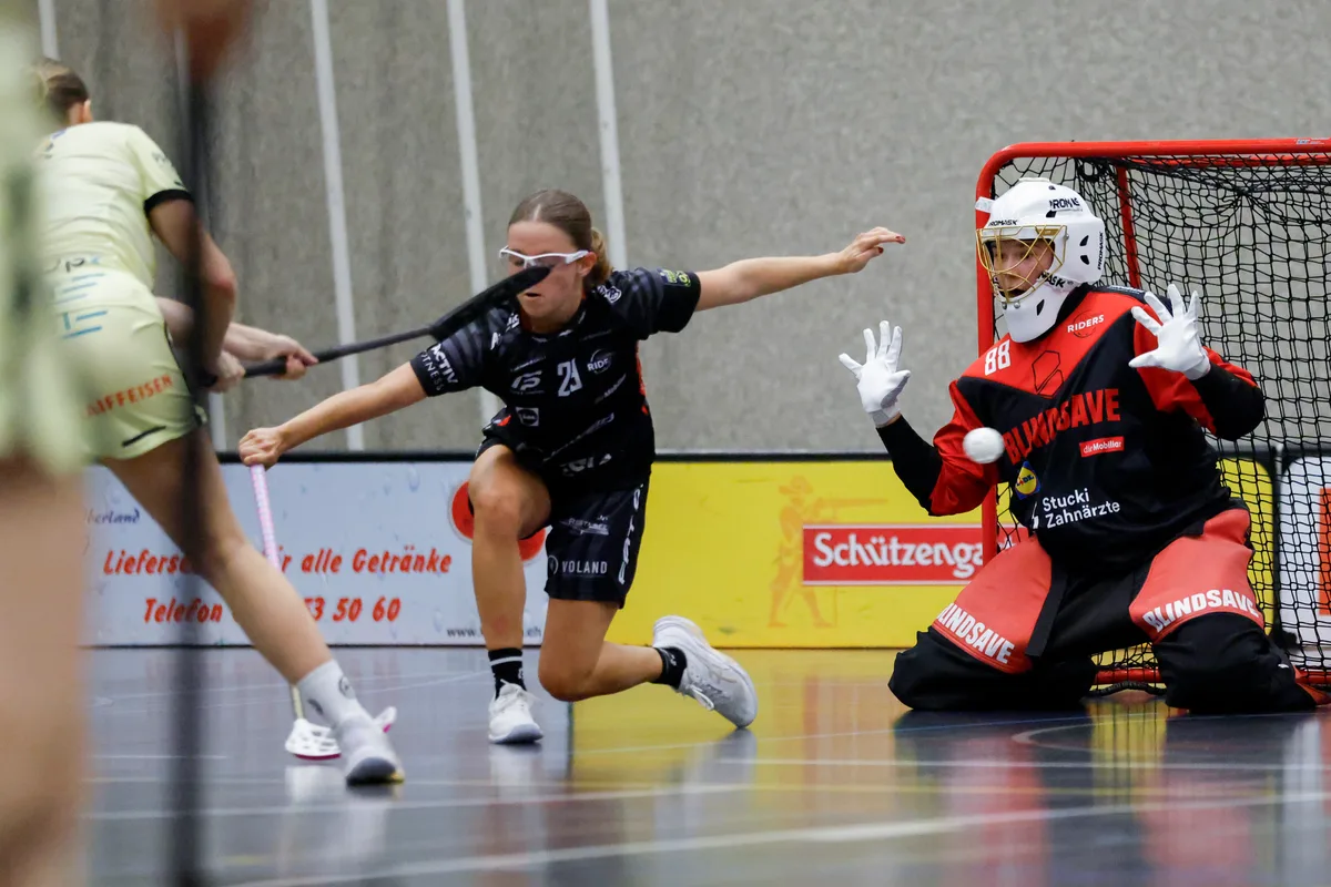 Riders-Goalie Estere Elbrete wehrte sich nach Kräften, konnte die nächste Niederlage aber nicht verhindern. (Archiv)