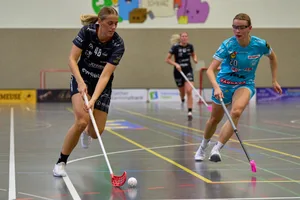 Die Floorball Riders (Emma Hansson, links) mussten sich daheim Chur beugen. Die Floorball Riders (Emma Hansson, links) mussten sich daheim Chur beugen.