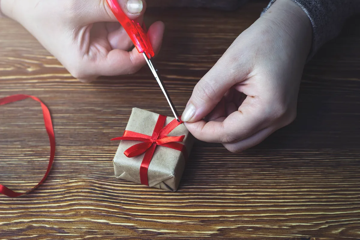 22906887-4 Geschenk