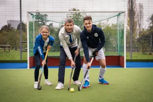 Landhockey-Familie Haberthür. Vater Toni, Sohn Oliver und Tochter Filippa auf dem Landhockey Feld der Sportanlage Hardhof.
16.4.2023 Landhockey-Familie Haberthür. Vater Toni, Sohn Oliver und Tochter Filippa auf dem Landhockey Feld der Sportanlage Hardhof.
16.4.2023