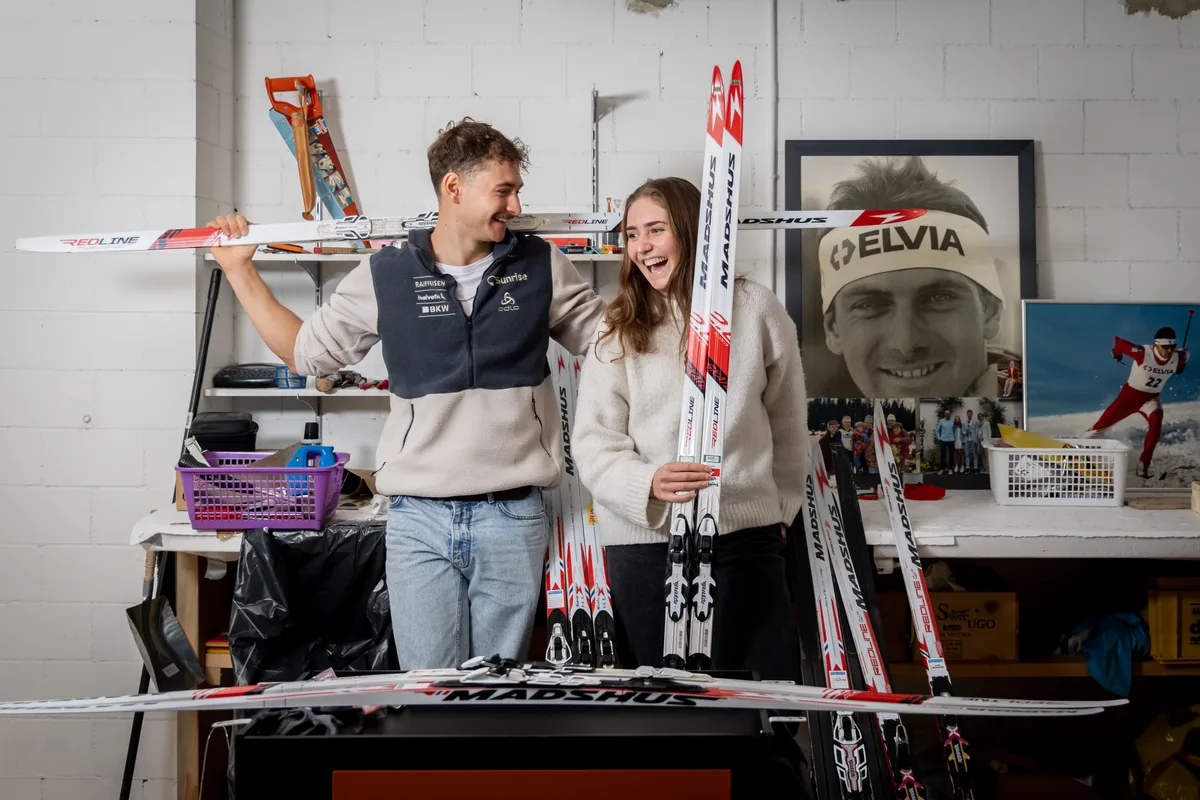 Haben es gut untereinander: Nicola und Siri Wigger im Skikeller vom Elternhaus in Gibswil. Nicola und Siri Wigger im Skikeller bzw. in der Skistube in Gibswil.