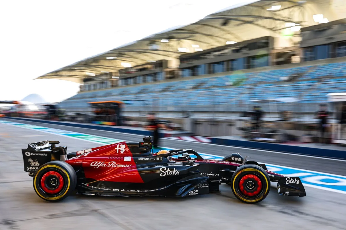 Valtteri Bottas im C43 am ersten Testtag in Bahrain Valtteri Bottas im C43 am ersten Testtag in Bahrain