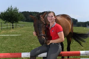 23371424-2 Springreiterin Nadja Minder mit ihrem Pferd Toblerone. Foto: Madeleine Schoder