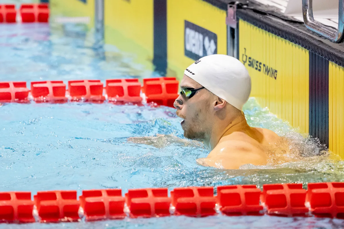 Roman Mityukov stellt beim 200m Rücken ein neuer Schweizerrekrod auf.