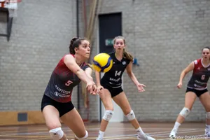 Die Volketswiler Volleyballerin Sindi Mico bei einer Ballannahme. Die Volketswiler Volleyballerin Sindi Mico bei einer Ballannahme.