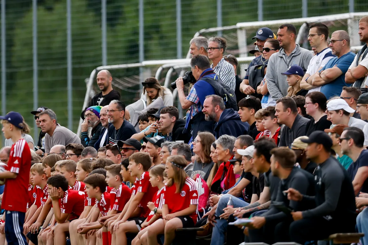 Impressionen Testspiel zwischen dem FC Zuerich und dem FC Wil auf der Schwendi in Bauma.