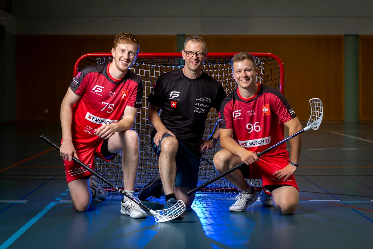 Die Abbühls sind ein wichtiger Teil des Schweizer Kleinfeld-Nationalteams: die Brüder Aaron (links) und Jason, Vater Thomas ist Headcoach. Die Abbühls sind ein wichtiger Teil des Schweizer Kleinfeld-Nationalteams: die Brüder Aaron (links) und Jason, Vater Thomas ist Headcoach.