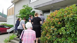 12656504-6 Schliessung Ärztezentrum Turbenthal