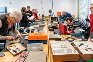Höchste Konzentration herrscht an den Arbeitsplätzen. Höchste Konzentration herrscht an den Arbeitsplätzen.