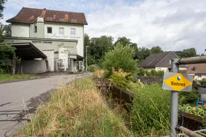 28078749-5 Huebbach