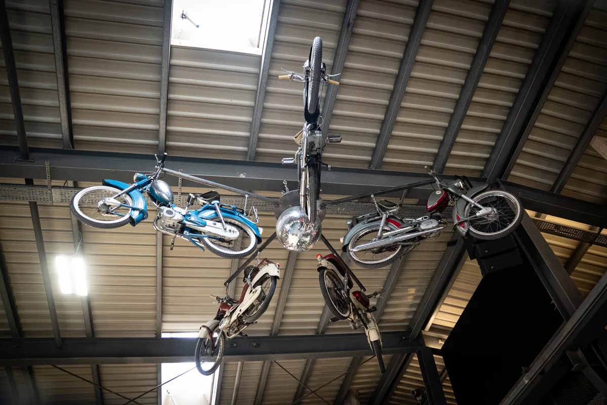 Besuch in der Werkstatt Siggnature Bikes in Saland. Im Porträt Maurus Sigg.