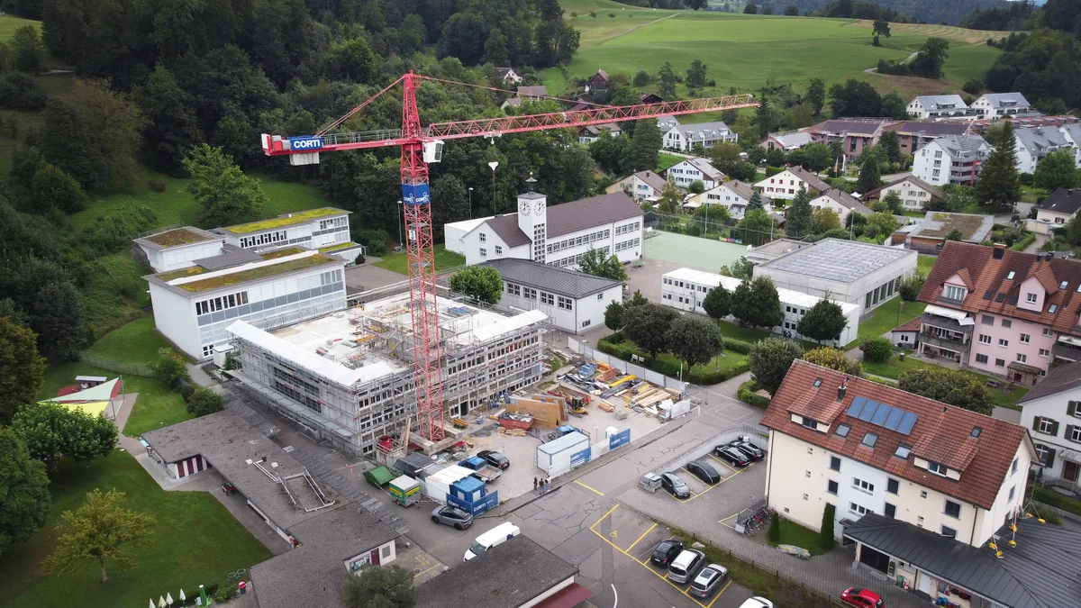 Begehung der Baustelle vom Oberstufenschulhaus in Rikon