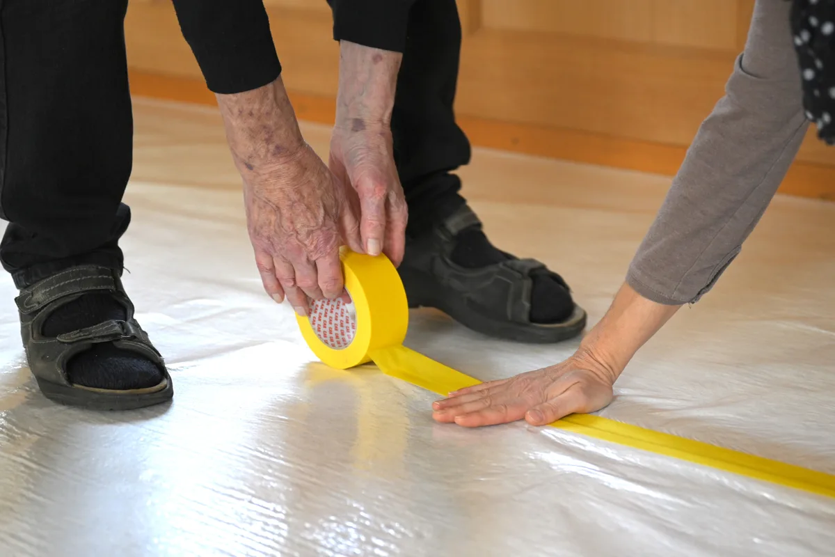 Aufbau des Kerzenziehens in Wila.