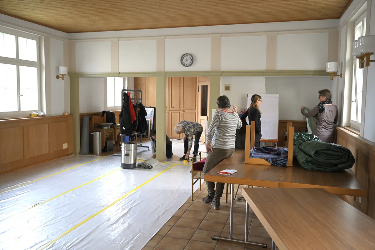 Aufbau des Kerzenziehens in Wila.