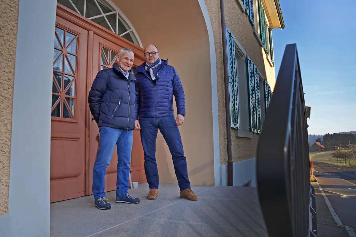 Die beiden Gemeindepräsidenten Dölf Conrad (links) und Marco Hirzel sind überzeugt, dass eine Fusion der richtige Weg ist.