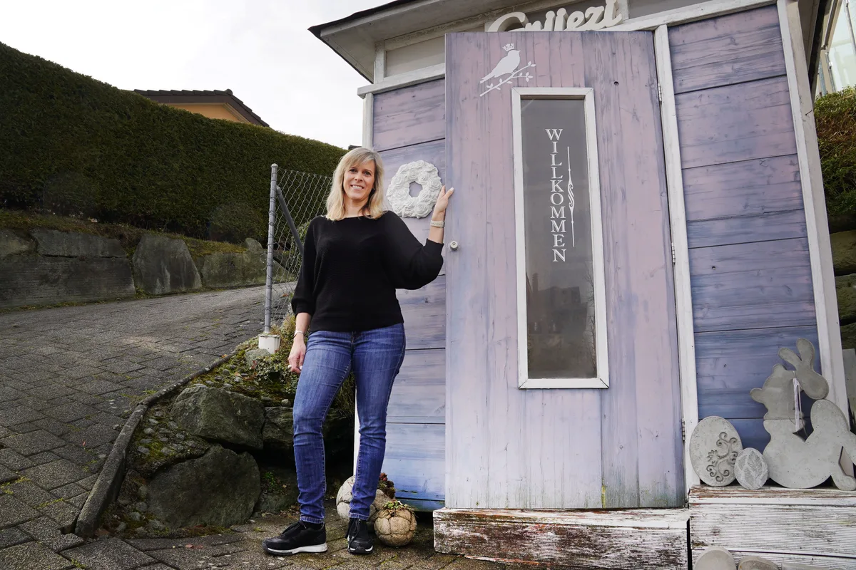 Die Produkte verkauft sie unter anderem in ihrem Selbstbedienungsladen. Seit bald zehn Jahren betreibt Michelle Baumgartner aus Wila die Beton-Garage.